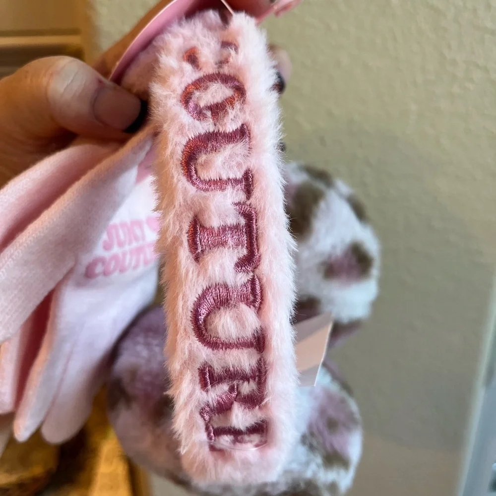 Juicy Couture Pink Kids Gloves and Leopard Earmuffs Set